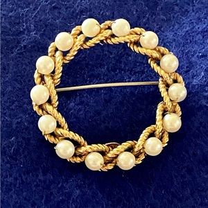 Alice Caviness pearl brooch